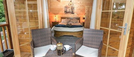 3 habitaciones, decoración personalizada y muebles diferentes