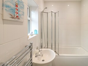 Cottage | Bathroom - Church View Cottage (Rugeley)