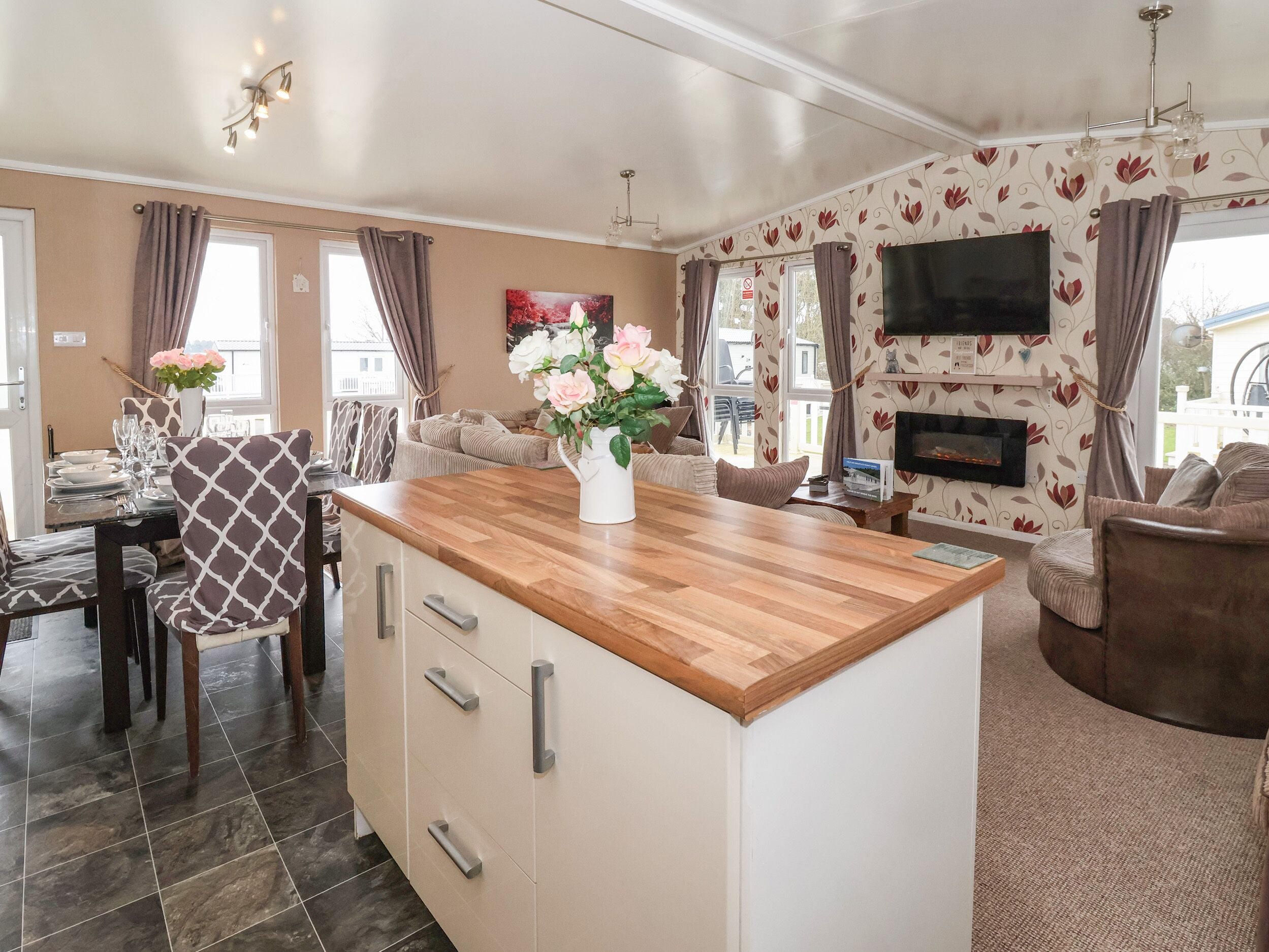 คอทเทจ | ภายใน