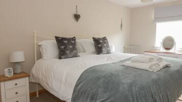 Cottage | 3 bedrooms, individually decorated, individually furnished, free WiFi