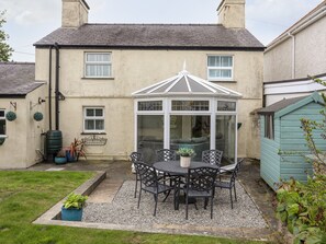 Cottage | Outdoor dining - Bryn Peris (Moelfre)