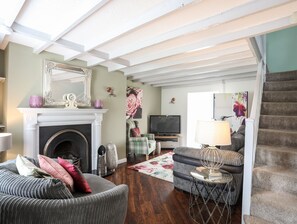 Cottage | Interior - Bryn Peris (Moelfre)