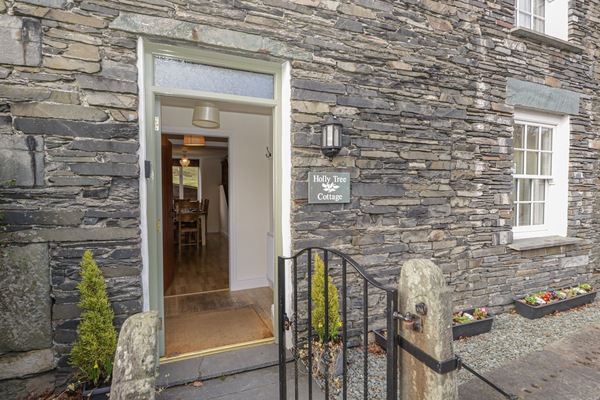 Cottage | Interior