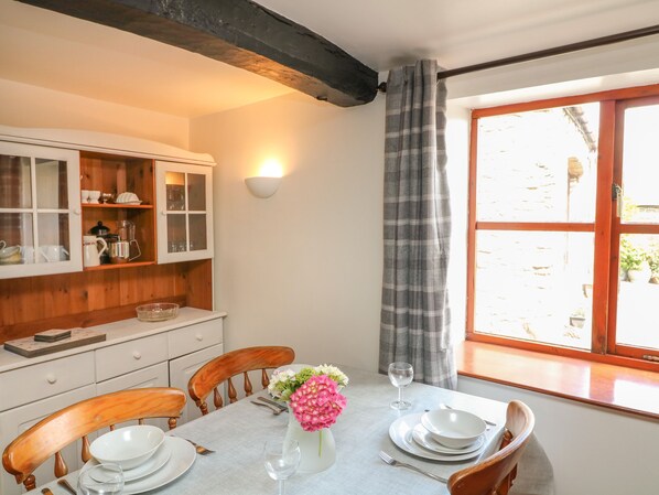 Cottage | Private kitchen | Fridge, dishwasher, electric kettle, toaster