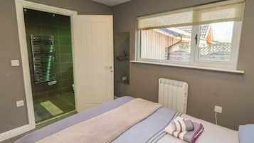 Cottage | 3 bedrooms, individually decorated, individually furnished, free WiFi