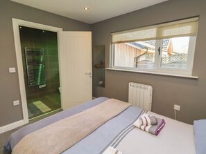 Cottage | 3 bedrooms, individually decorated, individually furnished, free WiFi