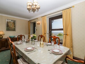 Dining - Moors Farm (Newnham)