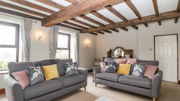 Cottage | Living area