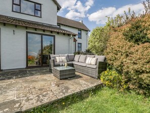 Property grounds - Moors Farm (Newnham)