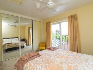 2 habitaciones, decoración personalizada y muebles diferentes