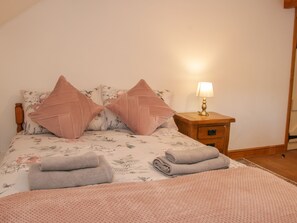 Cottage | 4 bedrooms, individually decorated, individually furnished, free WiFi