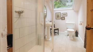 Cottage | Bathroom | Shower