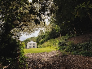 Cottage | Property grounds - Cwmalis Hall (Llangollen)