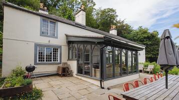 Cottage | Outdoor dining