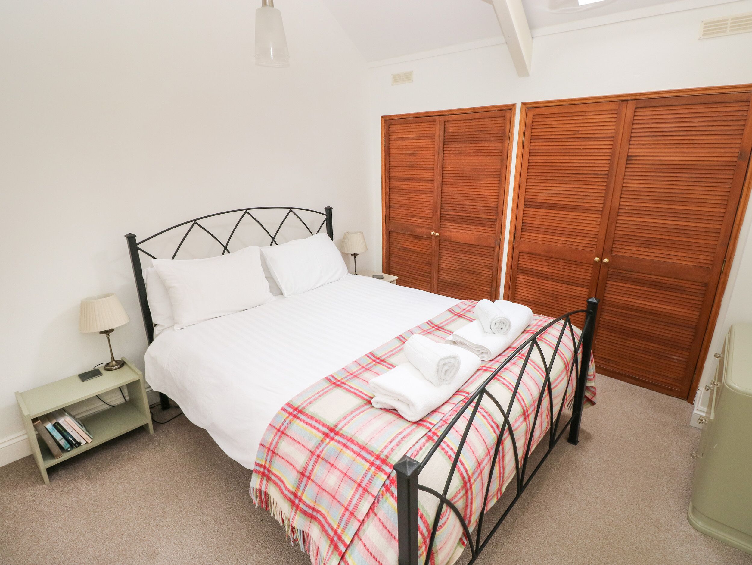 Cottage | 2 bedrooms, individually decorated, individually furnished, free WiFi