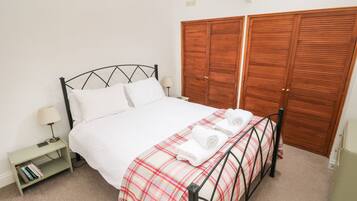 Cottage | 2 bedrooms, individually decorated, individually furnished, free WiFi