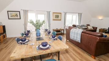 Cottage | 4 bedrooms, individually decorated, individually furnished, free WiFi