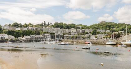 1 South Snowdon Wharf