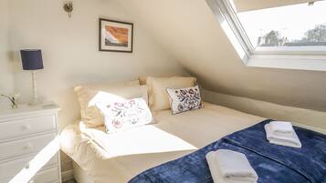 Cottage | 3 bedrooms, individually decorated, individually furnished, free WiFi