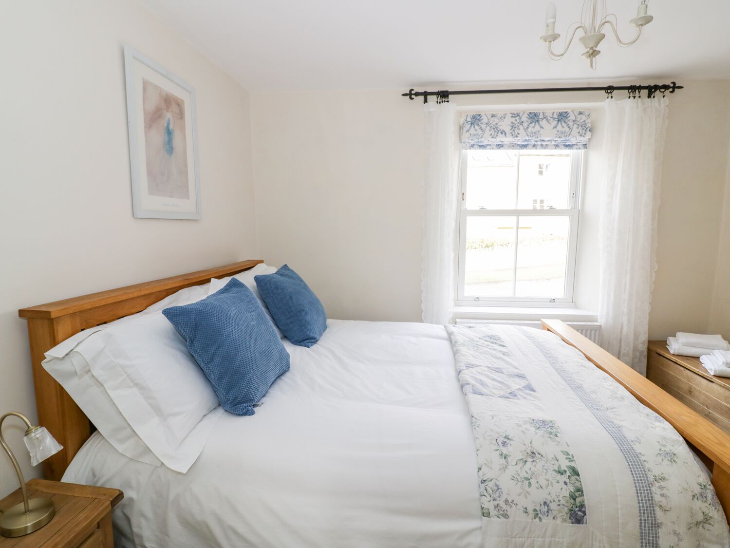 3 habitaciones, decoración personalizada y muebles diferentes 