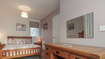 2 bedrooms, individually decorated, individually furnished, free WiFi