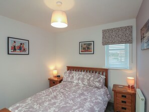 2 عدّة غرف نوم وبديكورات فريدة لكل غرفة وطراز فريد لكل وحدة