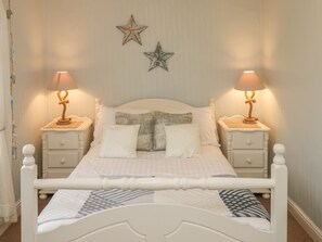 Cottage | 2 bedrooms, individually decorated, individually furnished, free WiFi - Mulgrave Cottage (Saltburn-by-the-Sea)