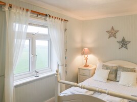 2 habitaciones, decoración personalizada y muebles diferentes 