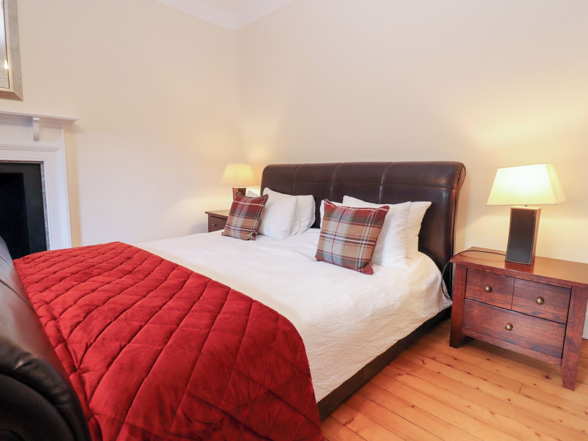 6 kamar tidur dan didekorasi berbeda-beda