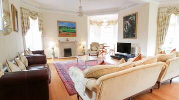 Cottage | Living room