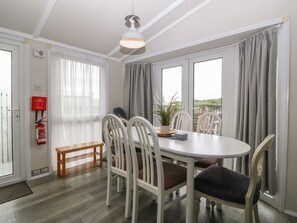 Cottage | Dining - Caban Tywod (Pwllheli)