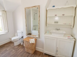 Cottage | Phòng tắm | Buồng tắm vòi sen 