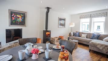 Cottage | Interior