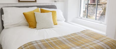 Cottage | 2 bedrooms, individually decorated, individually furnished, free WiFi