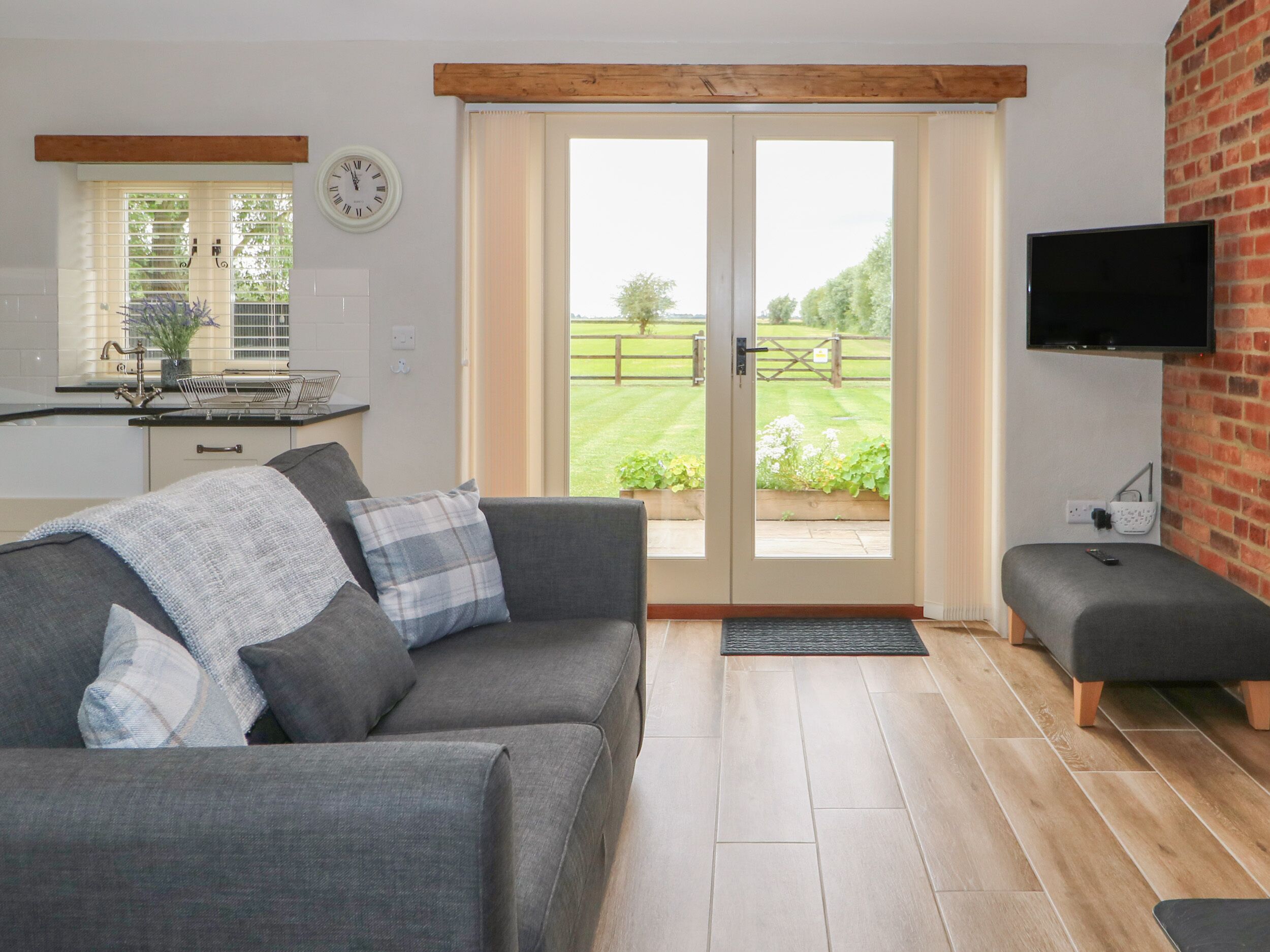 Cottage | Living room | TV