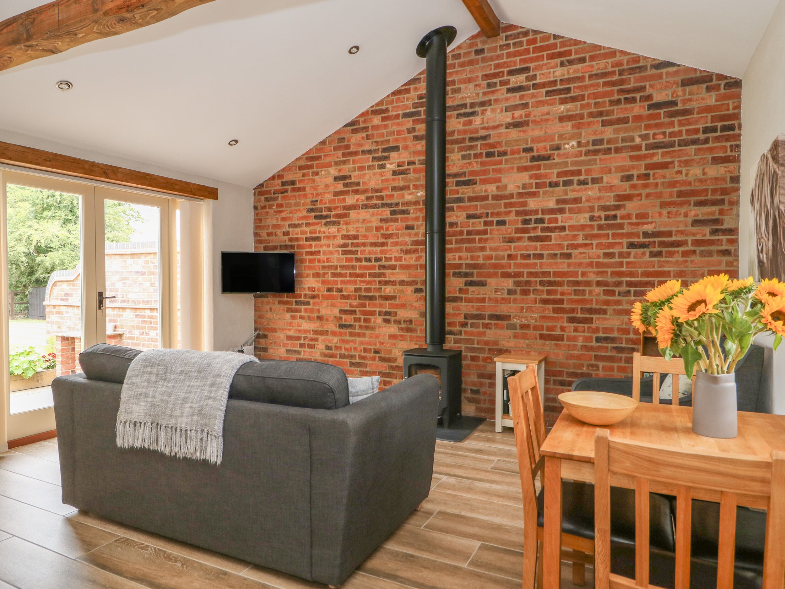 Cottage | Living room | TV