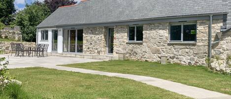 Cottage | Front of property