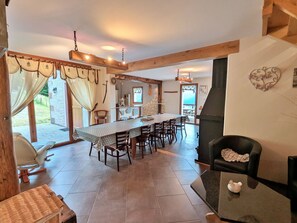Interior - Spacious modern cottage, 8 pers, private terrace, pets allowed, WiFi (Vagney)