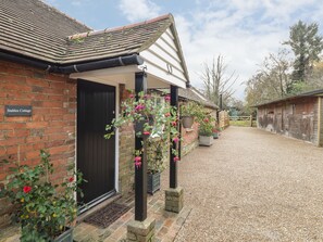 Cottage | Interior - Stables Cottage (Heathfield)