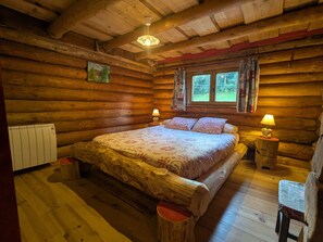 2 bedrooms, travel crib, free WiFi - Unique log house with balcony and terrace in the Vosges (Le Tholy)