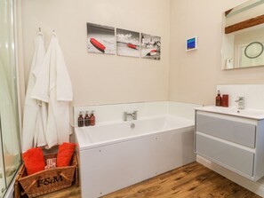 Cottage | Bathroom