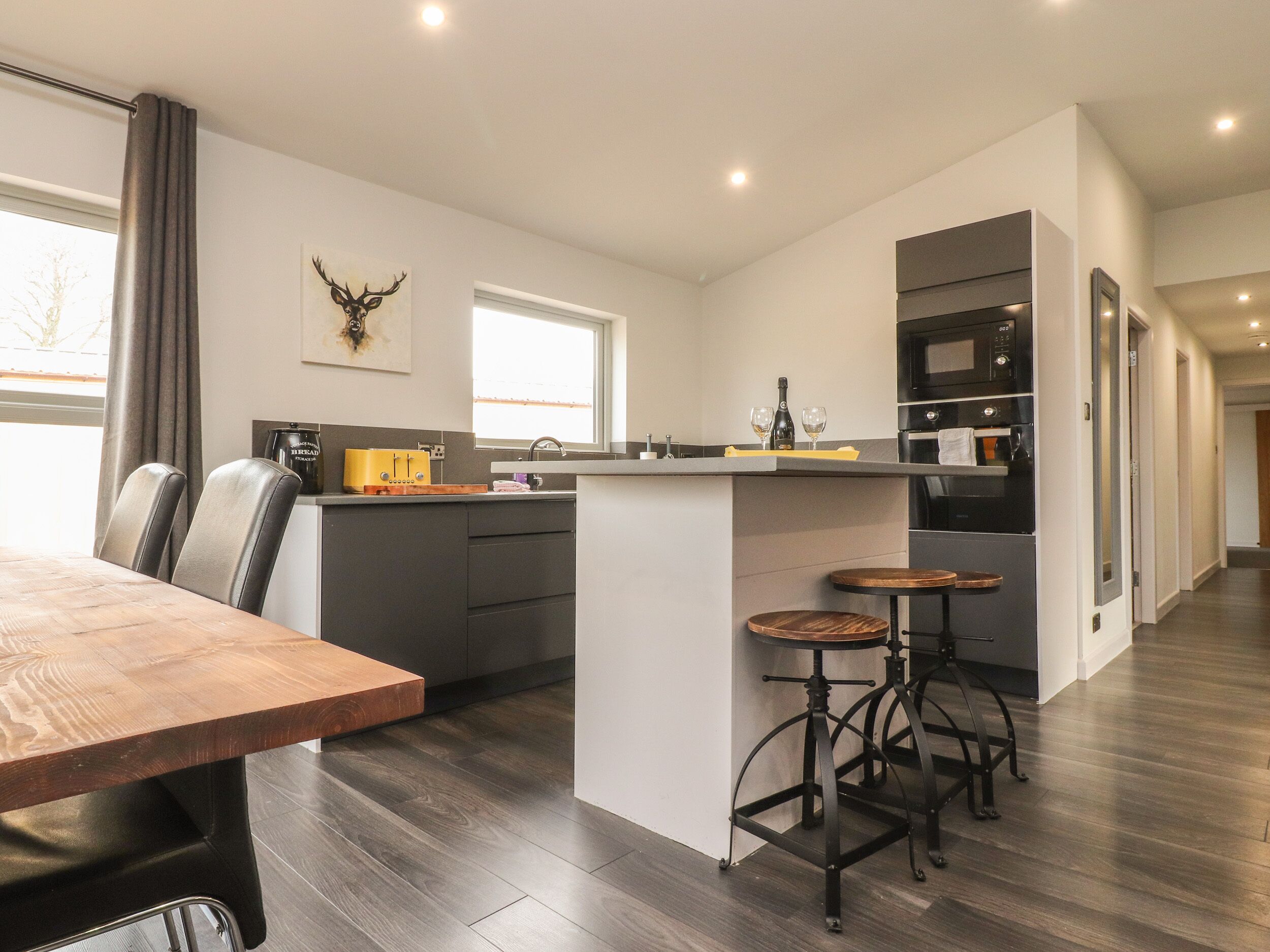 Cottage | Interior