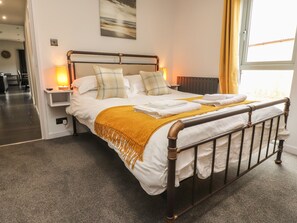 Cottage | 4 bedrooms, individually decorated, individually furnished, free WiFi - Box Tree Escapes (Lancaster)