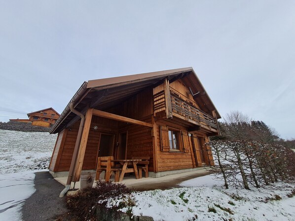 Exterior - Cozy Chalet with Ski Access, Near Gérardmer & La Bresse – Balcony, Terrace, Family Friendly (Ban-sur-Meurthe-Clefcy)