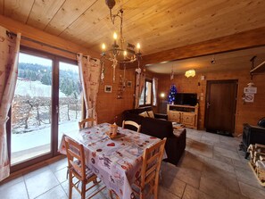 Interior - Cozy Chalet with Ski Access, Near Gérardmer & La Bresse – Balcony, Terrace, Family Friendly (Ban-sur-Meurthe-Clefcy)