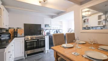Cottage | Interior