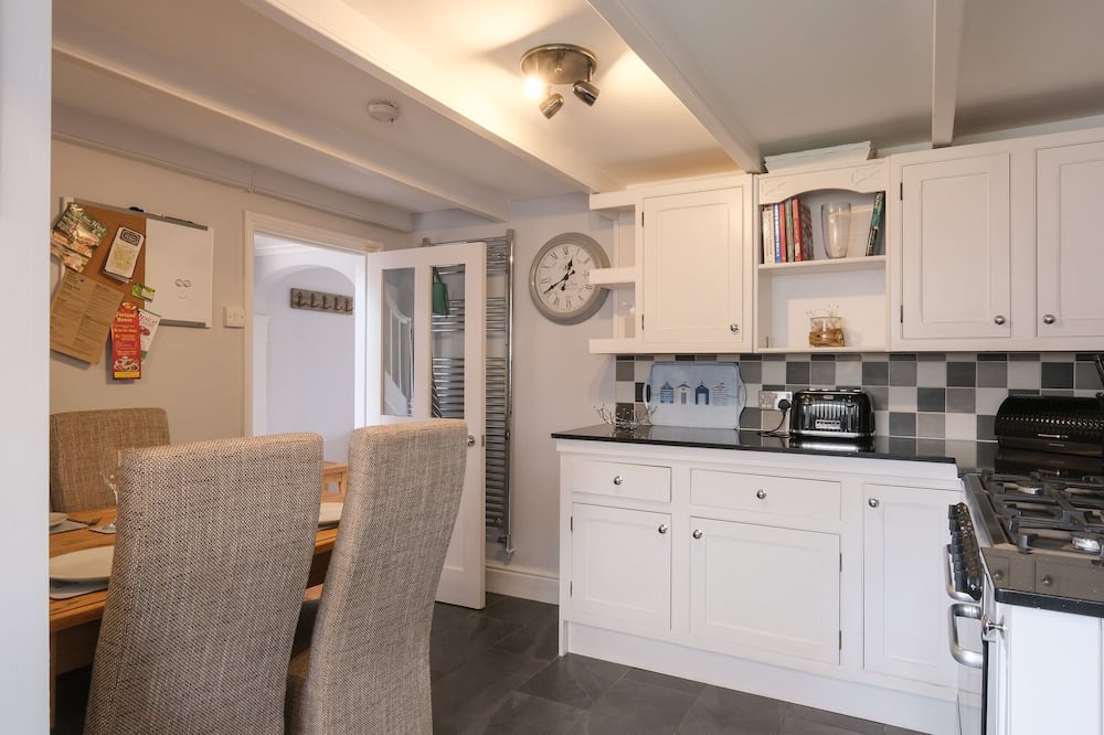 Lantern Cottage - West Portholland