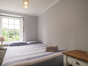 Cottage | 3 bedrooms, individually decorated, individually furnished, free WiFi