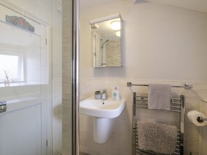 Cottage | Bathroom | Shower