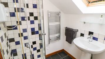 Cottage | Bathroom | Shower